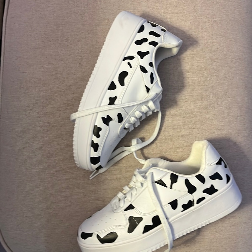 SOLD***Time and Tru custom design sneakers